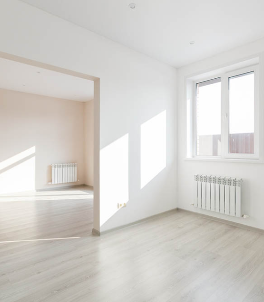 Appartement fraichement peint en blanc